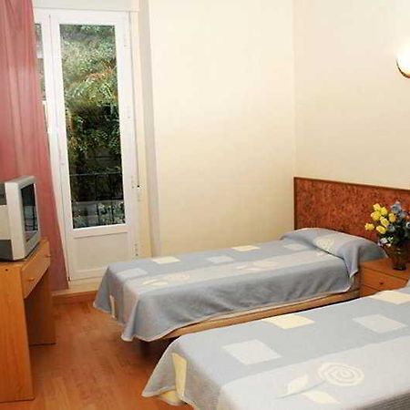 Hostal Camino Мадрид Экстерьер фото